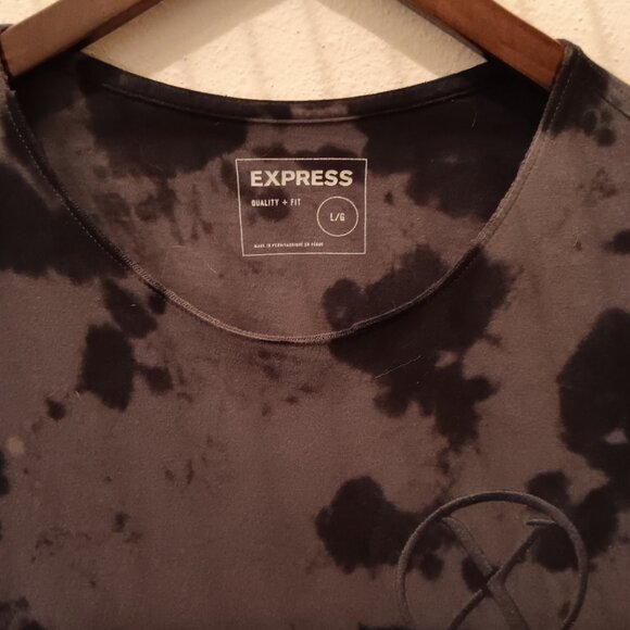 Express ★ Men's Graphic Tee - Tsunami Tie-Dye Logo Design - Picture 3 of 5
